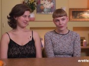 Ersties - Emma K und Amanita haben intensiven Spaß mit Dildo 3/16