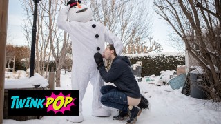 TWINKPOP - Tattooed Guy Bo Sinn Gets Dressed As A Snowman And ...