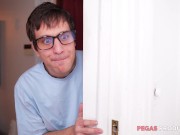 Pegas Productions - Shelley Sawyer et Amy Rocks fourrée par un Gars Chanceux 1/16