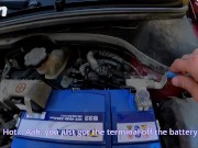 Arreglé su auto y la follé duro por el culo! 1/16