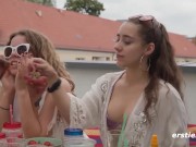 Ersties - Lesbische 4-er Pool-Orgie auf der Dachterrasse 2/16