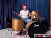 Hirsute drummer with big clitoris uses her sticks to get off 2/16