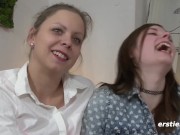 Ersties - Sam und Julia P lecken sich gegenseitig ihre erogenen Zonen 10/16