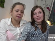 Ersties - Sam und Julia P lecken sich gegenseitig ihre erogenen Zonen 16/16