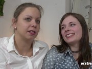 Ersties - Sam und Julia P lecken sich gegenseitig ihre erogenen Zonen 9/16