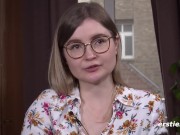 Ersties - Bisexuelle Emily aus Braunschweig masturbiert mit Vibrator 9/16