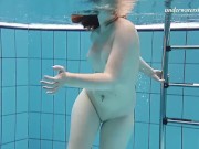 Hot Chick In Public Swimming Pool All Alone And Wet 12/16