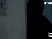 Sexy Girl Marylin Sugar Fucks The First Stranger She Sees In Her Room - HORNY HOSTEL 1/16