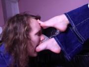 Ester likes when her slave worship her feet - teaser 9/16