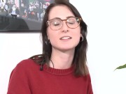 Ersties - Die 20-jährige Lia aus Magdeburg masturbiert mit Fingern und Analplug 13/16