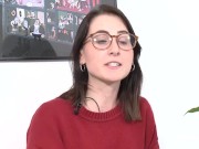 Ersties - Die 20-jährige Lia aus Magdeburg masturbiert mit Fingern und Analplug 6/16