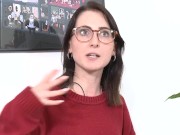 Ersties - Die 20-jährige Lia aus Magdeburg masturbiert mit Fingern und Analplug 9/16