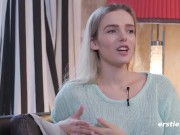 Ersties - Die blonde Sandy S macht es sich selbst mit einem G-Punkt-Dildo 10/16