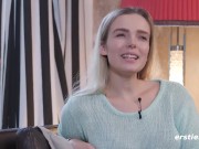 Ersties - Die blonde Sandy S macht es sich selbst mit einem G-Punkt-Dildo 13/16