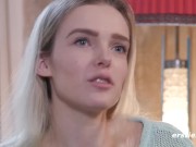 Ersties - Die blonde Sandy S macht es sich selbst mit einem G-Punkt-Dildo 16/16