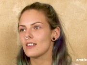 Ersties - Josi genießt es, vor der Kamera mit Dildo und Vibrator zu masturbieren 5/16