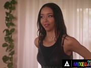 Hot Scissoring Fun Between 2 Sexy Stepsisters 2/16